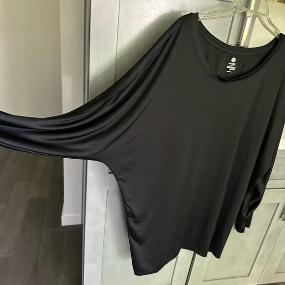 Old Navy Active top - Picture 5 of 5